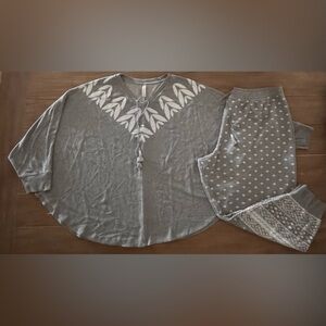 Cacique Charcoal Leaf Pattern Pajama Set
